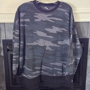 Old Navy Women’s Grey Black Camo Sweatshirt